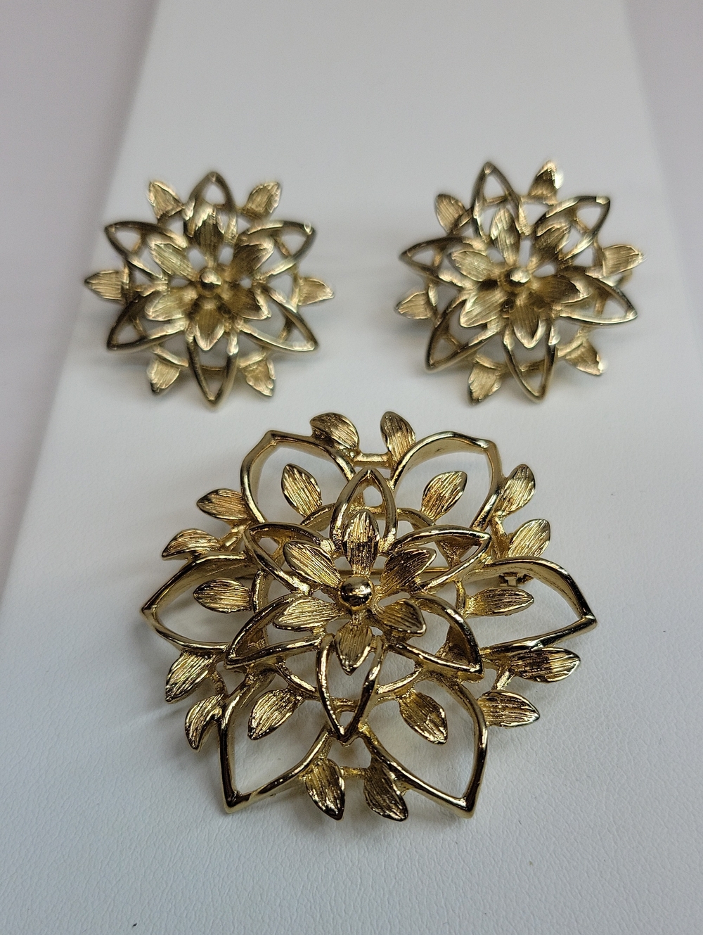 Sarah Coventry Gold Floral Brooch and Earring Set
